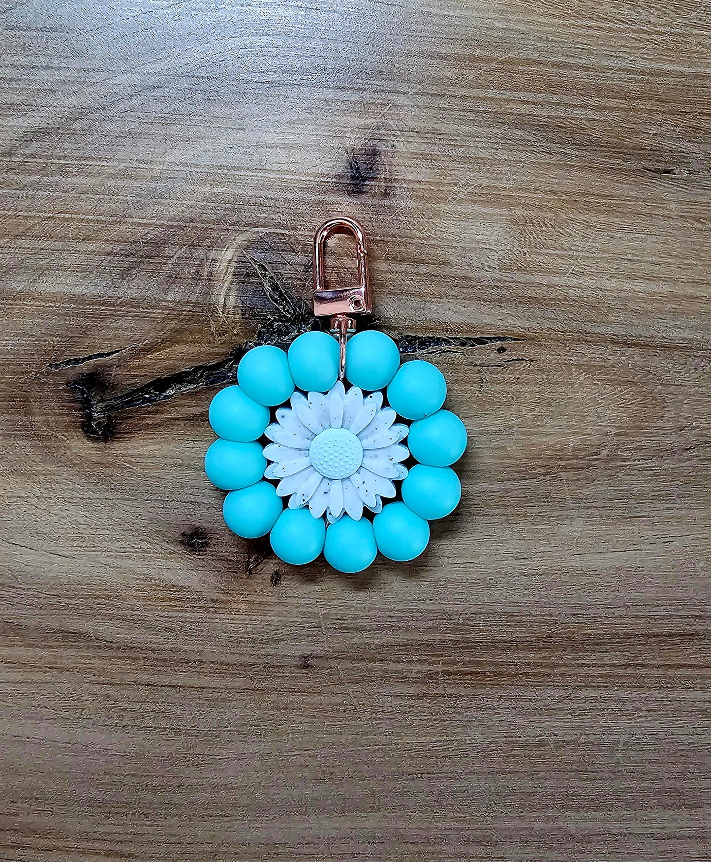 Aqua Daisy Round Keycahin
