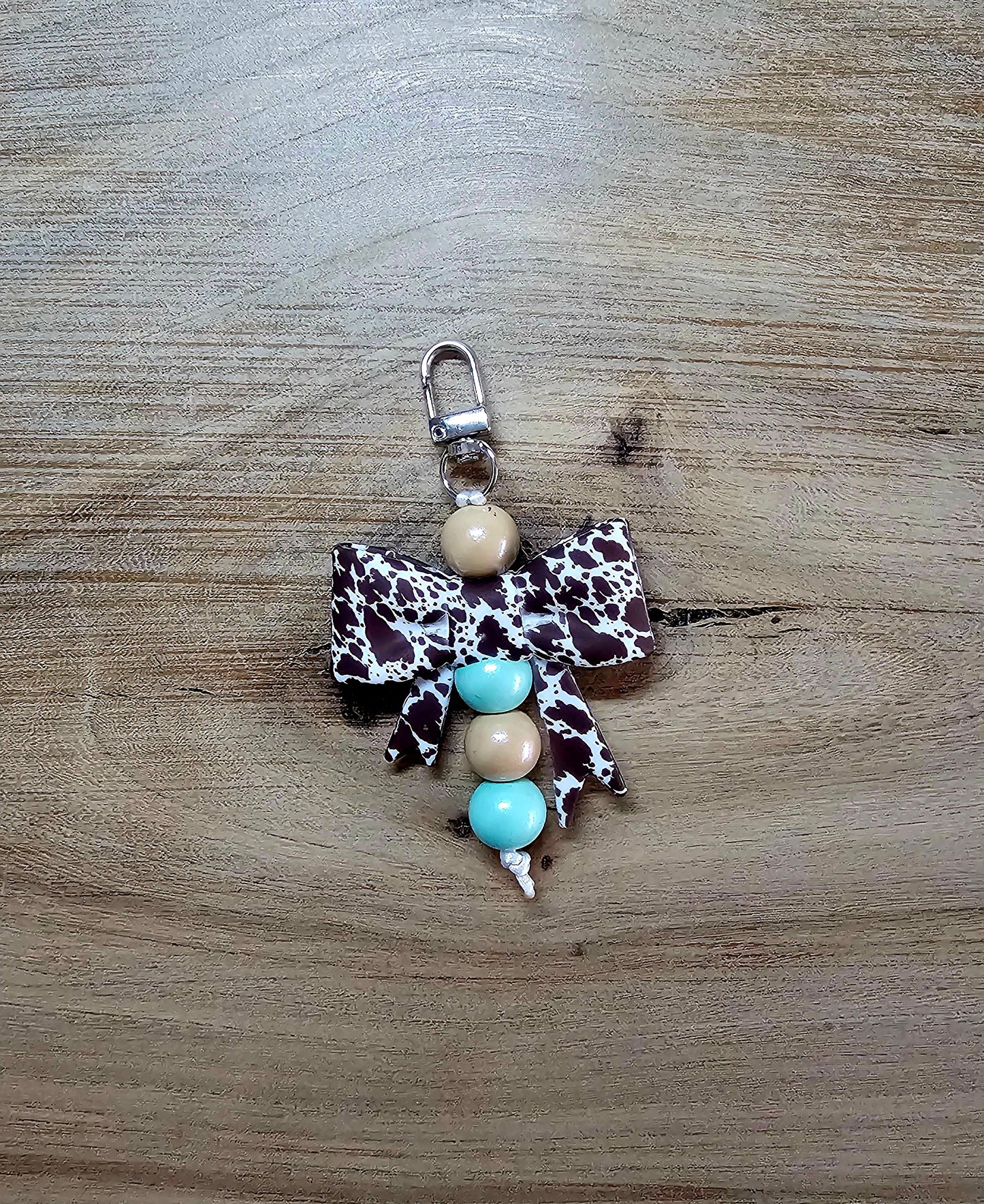 Cow Print Bow Charm – Neutral Western Beaded Keychain Accessory