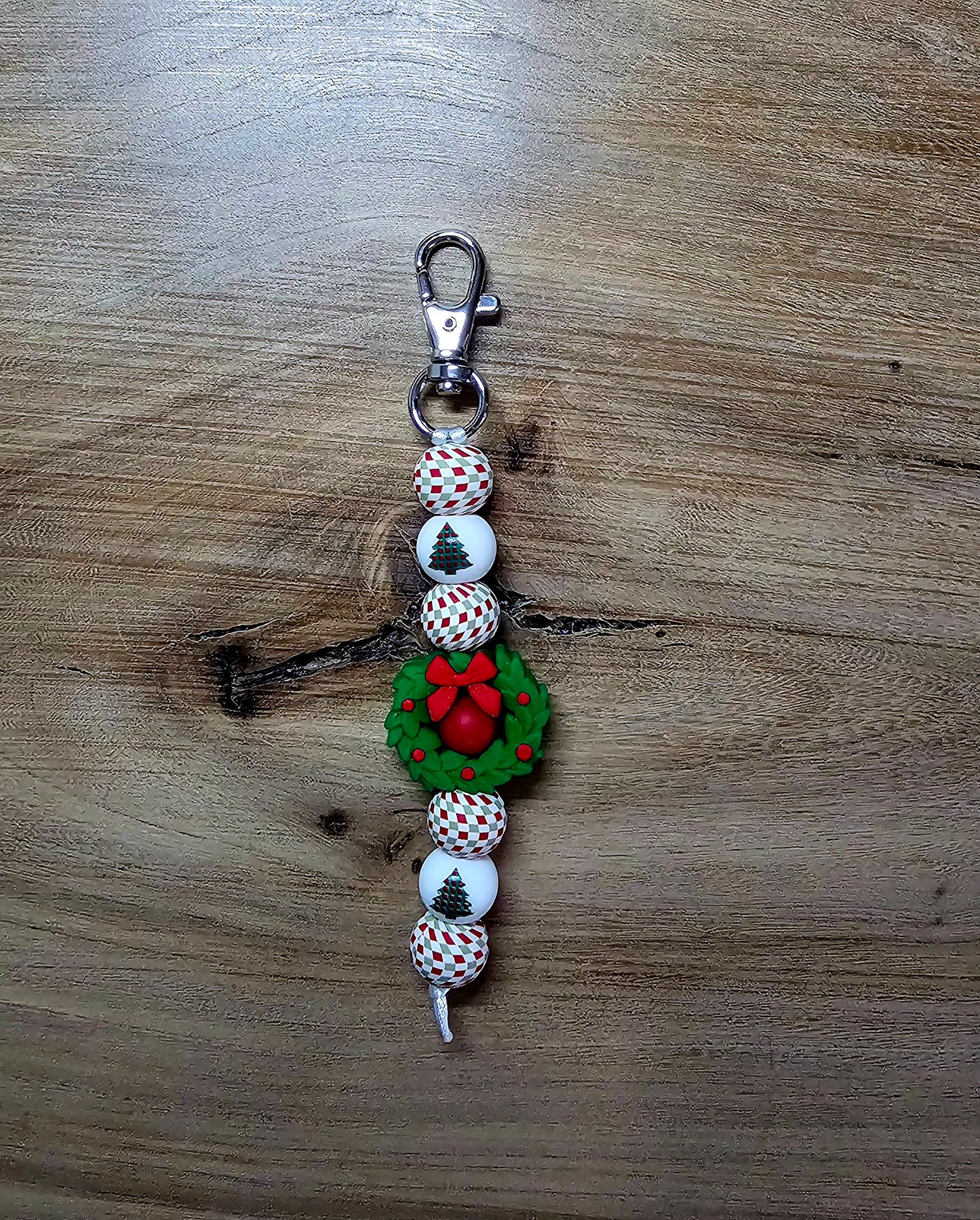 Christmas Wreath Beadable Keychain | Handmade Holiday Gift 🎄
