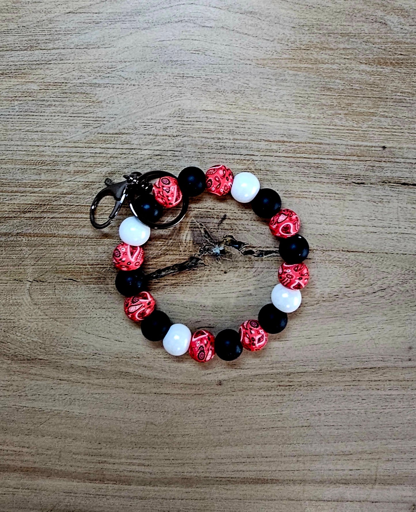 Red, Black & White Beaded Wristlet Keychain – Handmade Silicone Beads