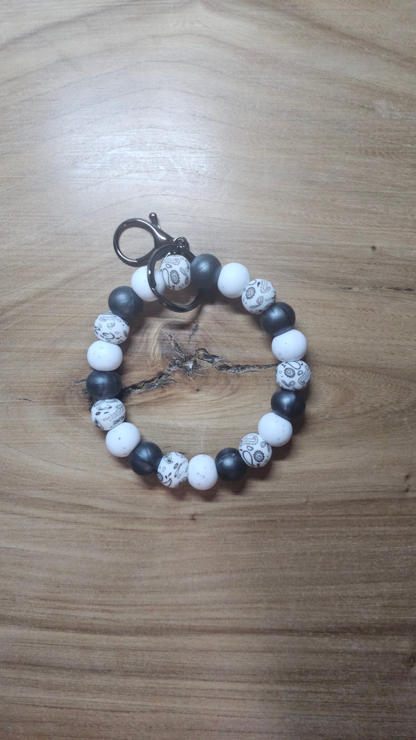 Hankie Pankie Black and White Wristlet