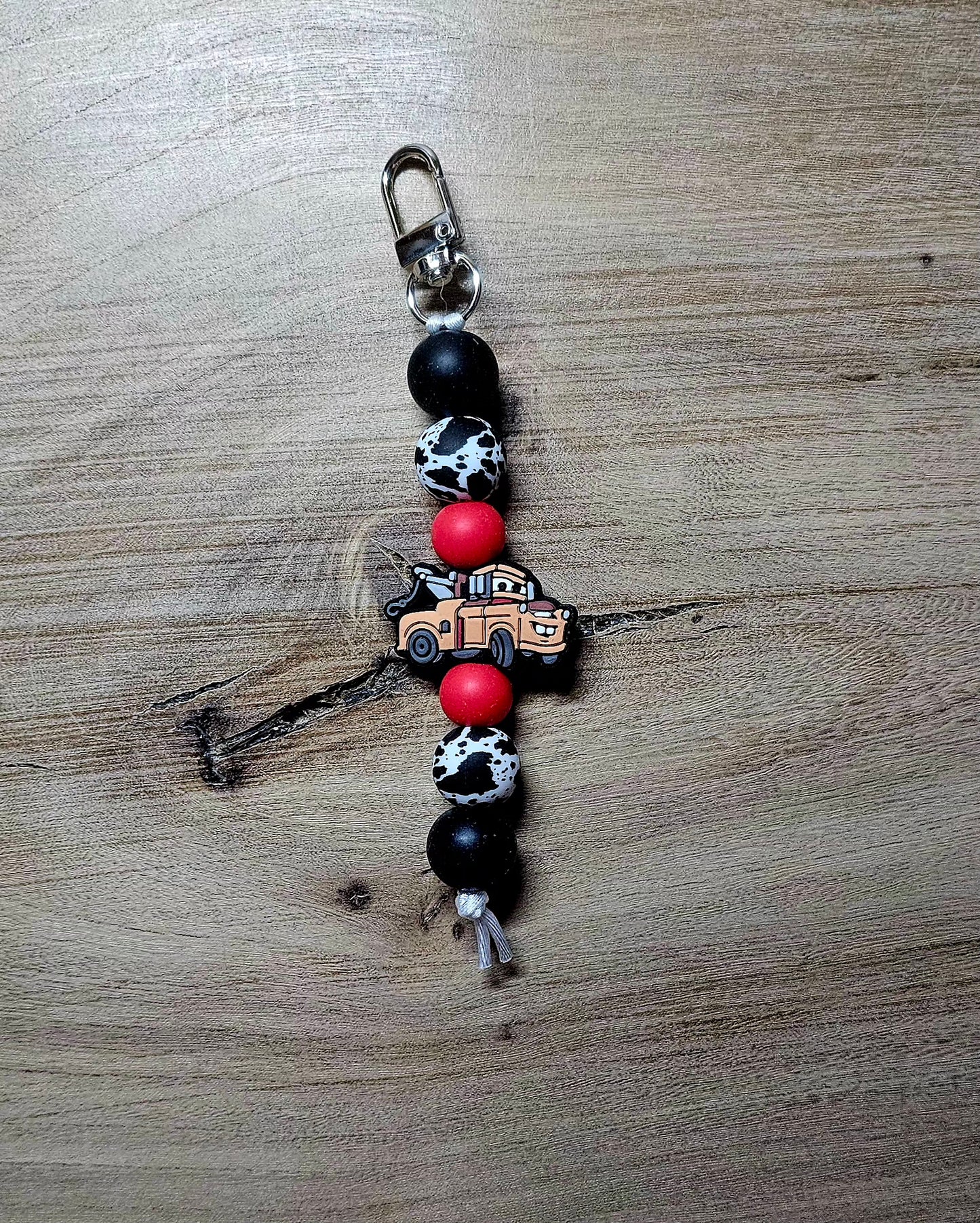 Handmade Beadable Tow Truck Keychain – Custom Silicone Bead Keychain