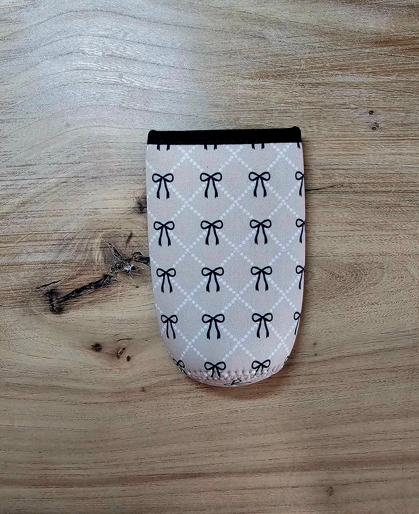 Beige Bow Skinny Can Cooler Sleeve | 12 oz Slim Can Koozie | Fits Alani Nu, Celsius, White Claw & More